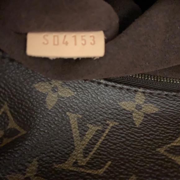 LOUIS VUITTON
Monogram Canvas Metis Bag - Picture 3 of 8
